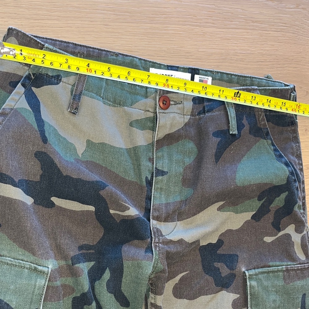 Re/Done Women’s Camo Cargo Pants - Picture 5 of 7